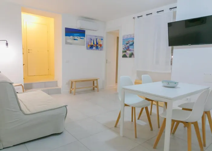 Apartment A Due Passi Dal Molo By Wonderful Italy *