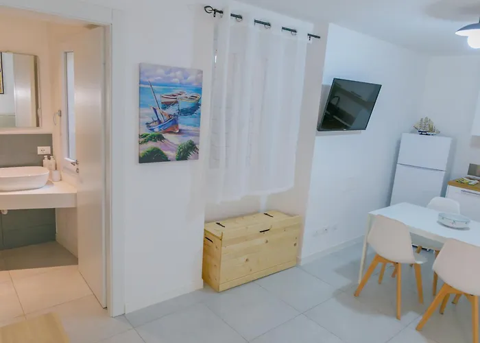 A Due Passi Dal Molo By Wonderful Italy Apartment *